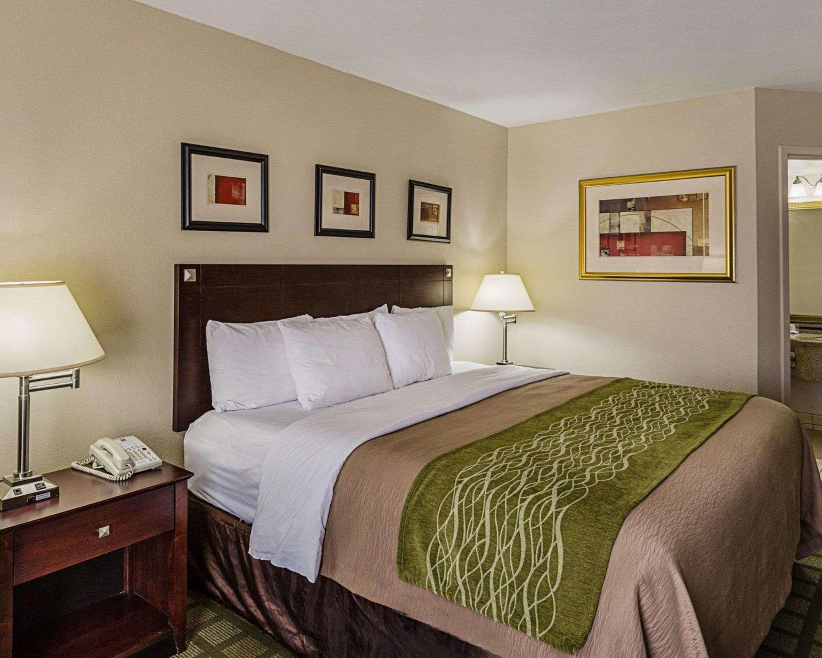 Inn Comfort Southwest Fwy At Westpark 3*